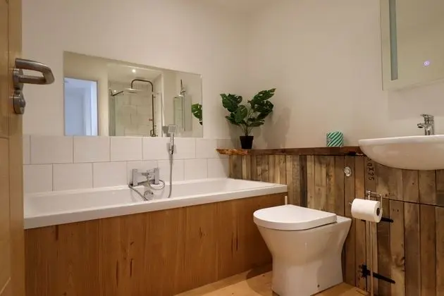 Ev, Özel Banyo, Kısmi Deniz Manzaralı (beach side private estate)