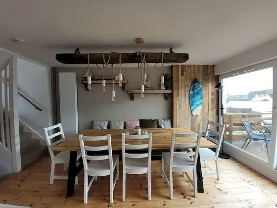 Ev, Özel Banyo, Kısmi Deniz Manzaralı (beach side private estate)