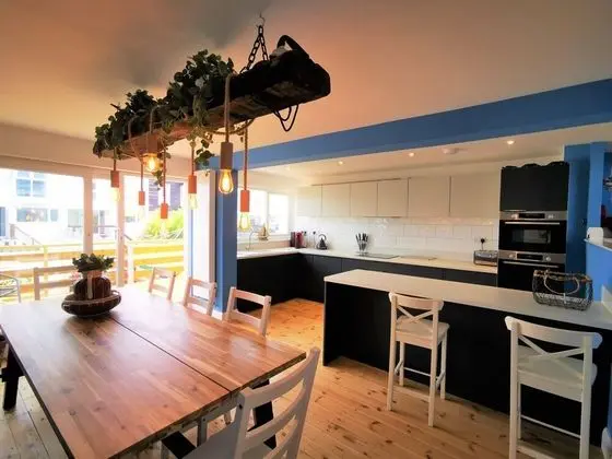 Ev, Özel Banyo, Kısmi Deniz Manzaralı (beach side private estate)
