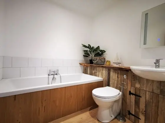 Ev, Özel Banyo, Kısmi Deniz Manzaralı (beach side private estate)