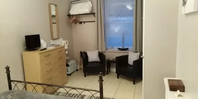 Tek Büyük Yataklı Oda (Pet 2)