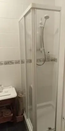 Tek Büyük Yataklı Oda (Pet 2)