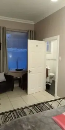 Tek Büyük Yataklı Oda (Pet 2)