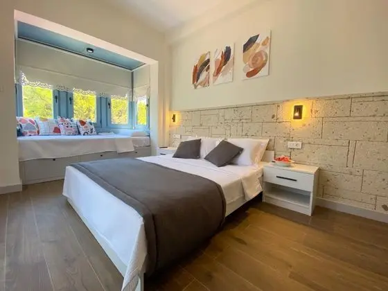 Cumbalı Standart Oda, Kara veya Havuz Manzaralı, 1. Kat