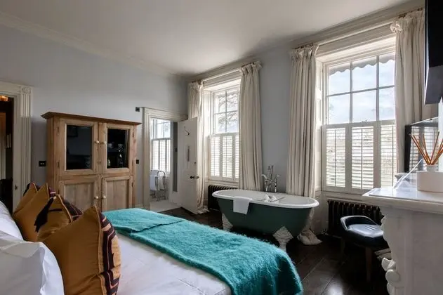 Superior Tek Büyük Yataklı Oda