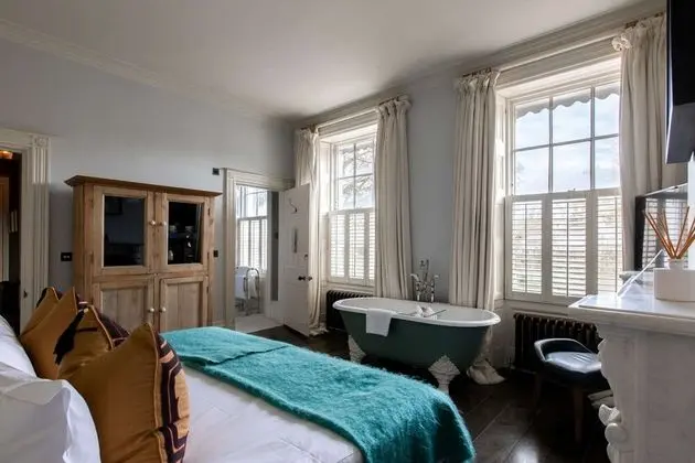 Superior Tek Büyük Yataklı Oda