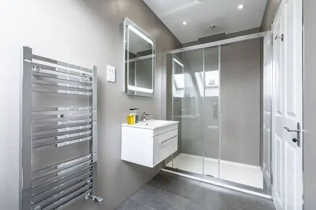 Luxury Tek Büyük Yataklı Oda