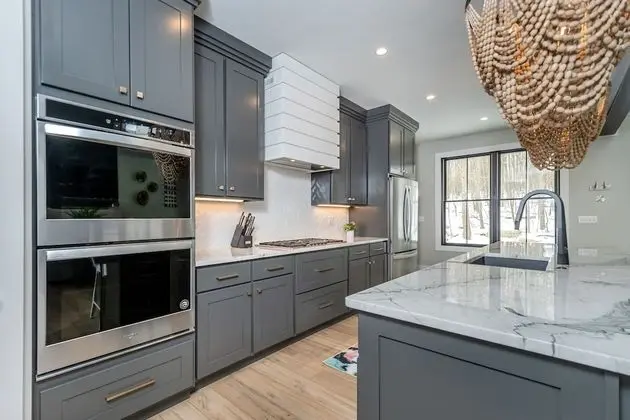 Ev, Birden Çok Yatak, Sıcak Su Havuzu