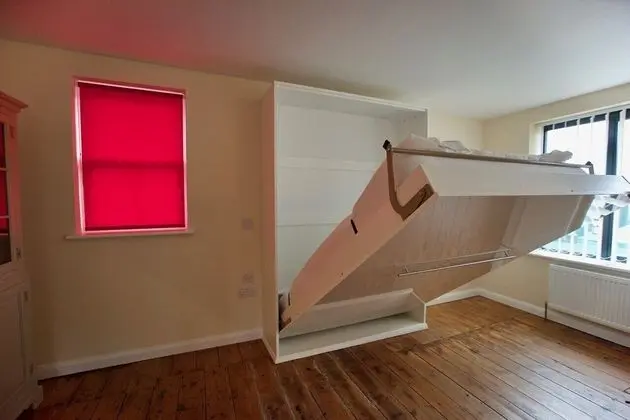 Spacious Serviced Apartment with Roof Top Terrace Near The Waterfront, Ipswich