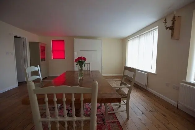 Spacious Serviced Apartment with Roof Top Terrace Near The Waterfront, Ipswich
