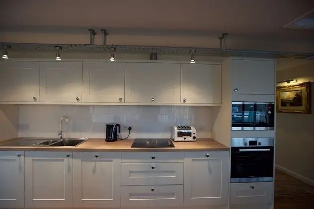 Spacious Serviced Apartment with Roof Top Terrace Near The Waterfront, Ipswich