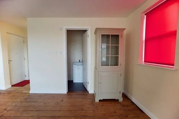 Spacious Serviced Apartment with Roof Top Terrace Near The Waterfront, Ipswich