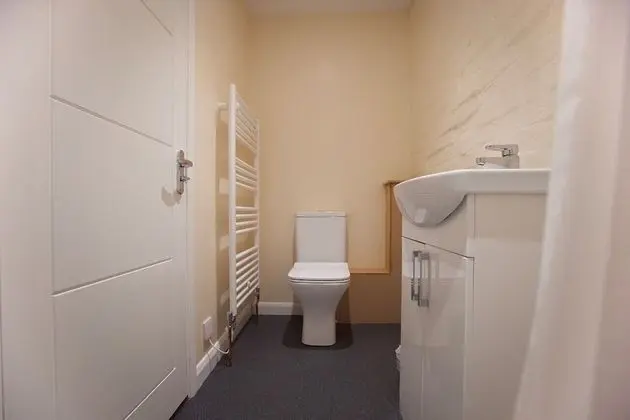 Spacious Serviced Apartment with Roof Top Terrace Near The Waterfront, Ipswich