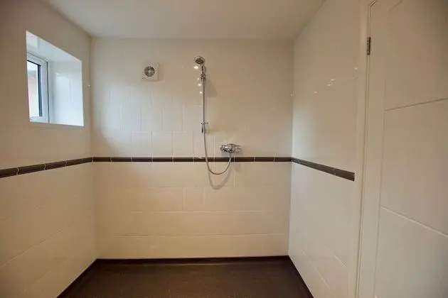 Spacious Serviced Apartment with Roof Top Terrace Near The Waterfront, Ipswich