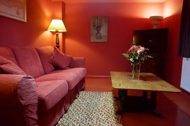 Stylish Serviced Apartment with Courtyard Near The Waterfront, Ipswich