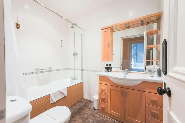 Apartment, 3 Bedrooms, 3 Bathrooms