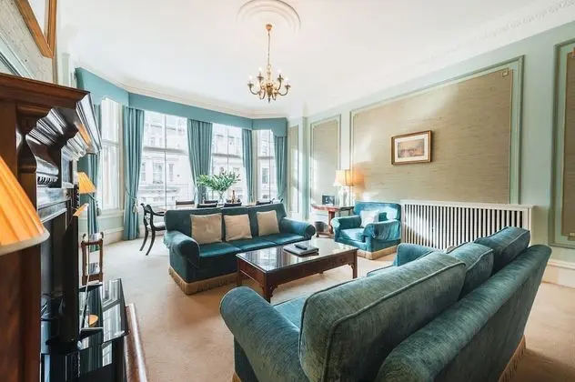 Apartment 4 Bedrooms, 3 Bathrooms
