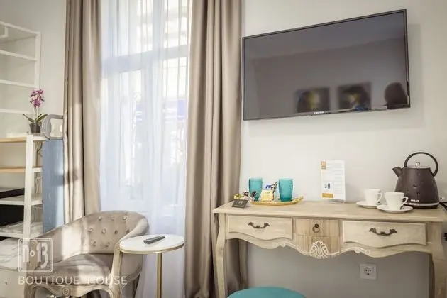 Basic Tek Büyük Yataklı Oda