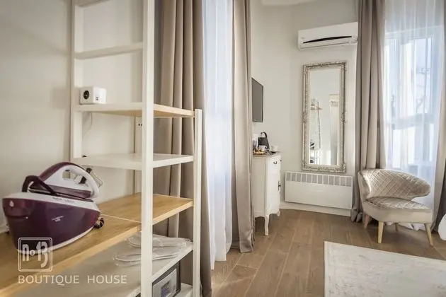 Deluxe Tek Büyük Yataklı Oda