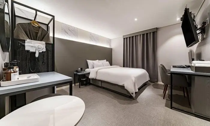 Deluxe Tek Büyük Yataklı Oda
