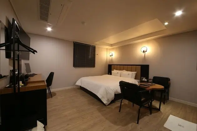 Deluxe Tek Büyük Yataklı Oda