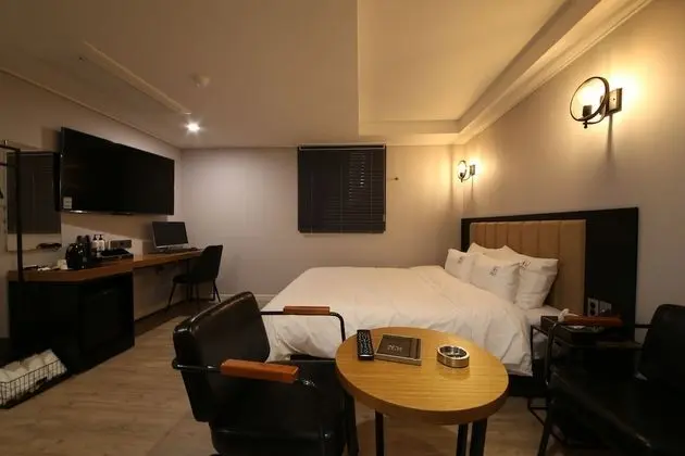Deluxe Tek Büyük Yataklı Oda