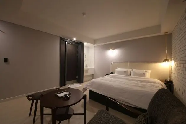 Premium Tek Büyük Yataklı Oda