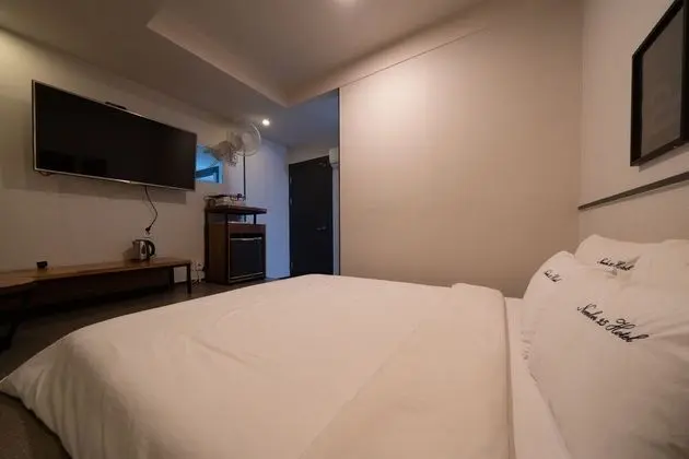 Premium Tek Büyük Yataklı Oda
