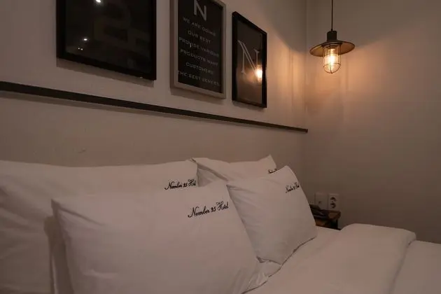 Premium Tek Büyük Yataklı Oda