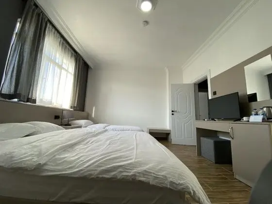 Triple, Bahçe Manzaralı, Küvetli