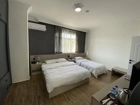 Triple, Bahçe Manzaralı, Küvetli
