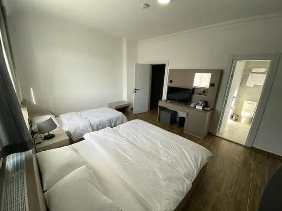 Triple, Bahçe Manzaralı, Küvetli