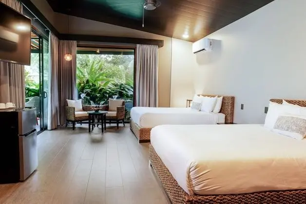 Deluxe Quad Bungalow with Spa