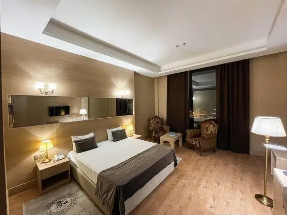 Deluxe Tek Büyük Yataklı Oda