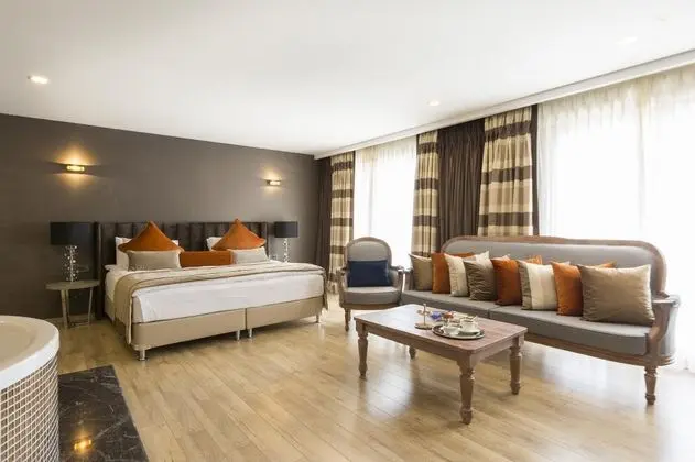 Standart Oda, Şehir Manzaralı