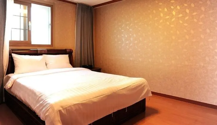 23py A (2 bed rooms and 1 bathroom)