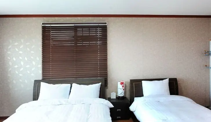 23py A (2 bed rooms and 1 bathroom)