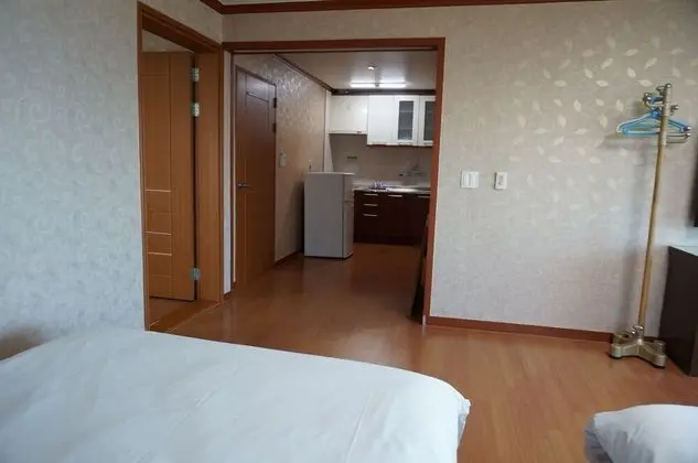 23py A (2 bed rooms and 1 bathroom)