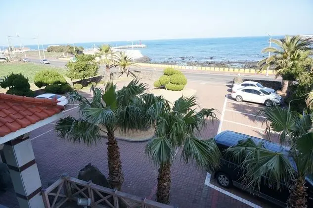 23py B (2 bed rooms and 1 bathroom)