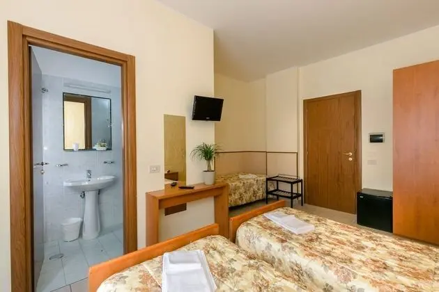 Classic Tek Büyük veya İki Ayrı Yataklı Oda