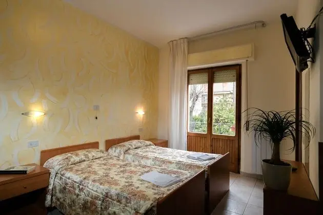 Classic Tek Büyük veya İki Ayrı Yataklı Oda