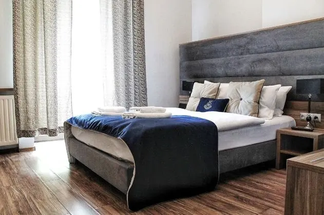 Deluxe Tek Büyük Yataklı Oda