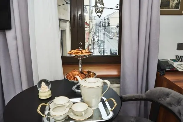 Deluxe Tek Büyük Yataklı Oda