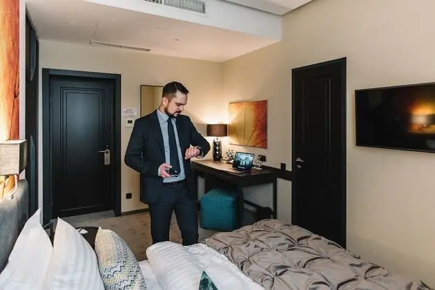 Business Tek Büyük Yataklı Oda