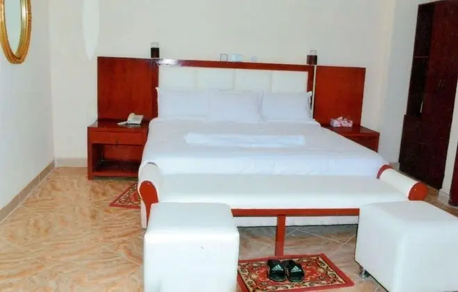 Süit, 1 Çift Kişilik Yatak, Sigara İçilmez