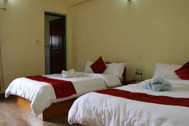 Deluxe Tek Büyük Yataklı Oda, Birden Çok Yatak, Özel Banyo, Bahçe Manzaralı
