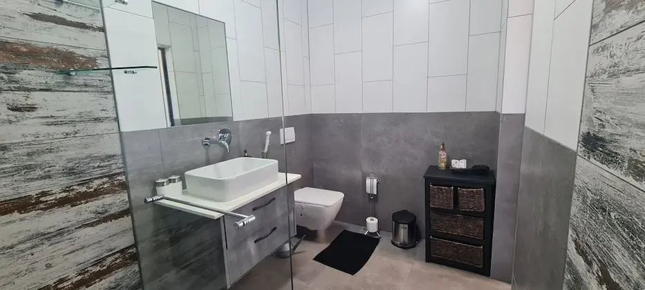 Family Apart Daire, Sigara İçilmez