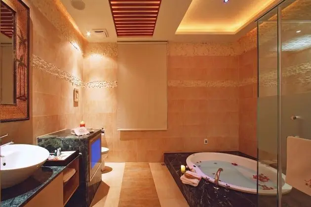 Design Tek Büyük Yataklı Oda, 1 Büyük (Queen) Boy Yatak