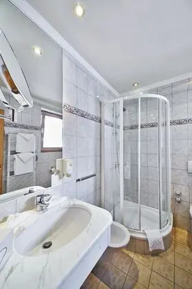 Standard Tek Büyük Yataklı Oda, Balkon, Dağ Manzaralı
