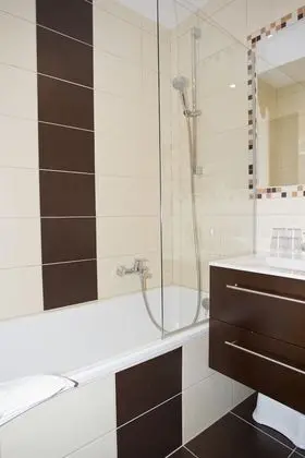 Tek Büyük Yataklı Oda, Dağ Manzaralı